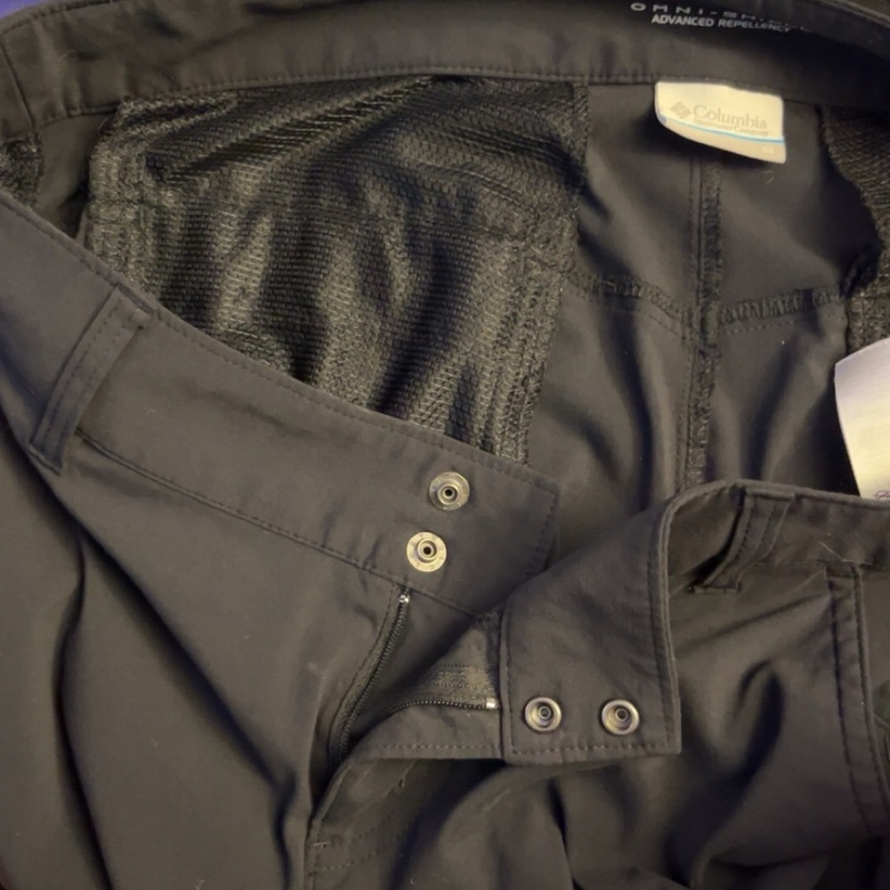 Women's Columbia Omni-Shield Hiking Shorts - Picture 6 of 7